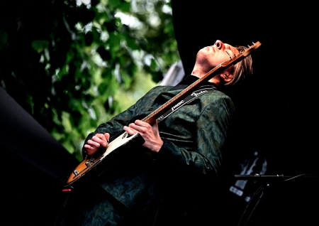 Meryn Bevelander band